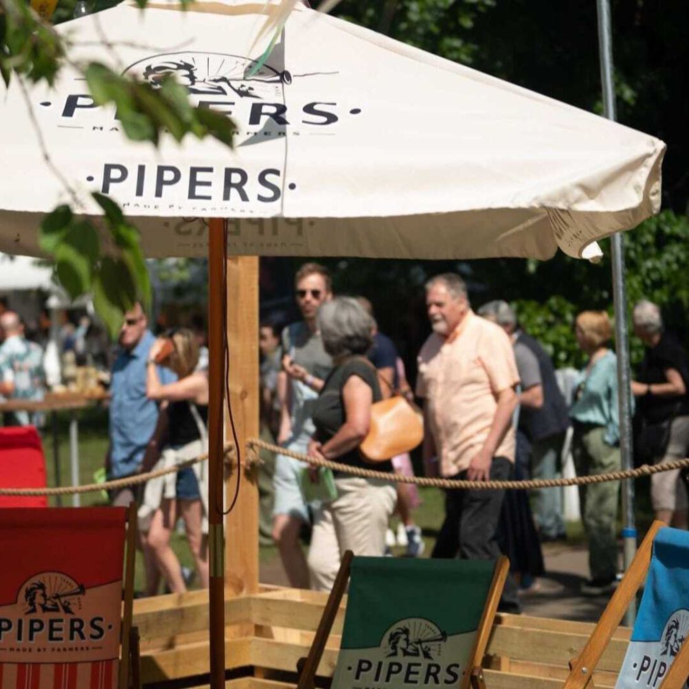 8afbbf06-3eb5-43b3-a057-8b39af8dc4c9.