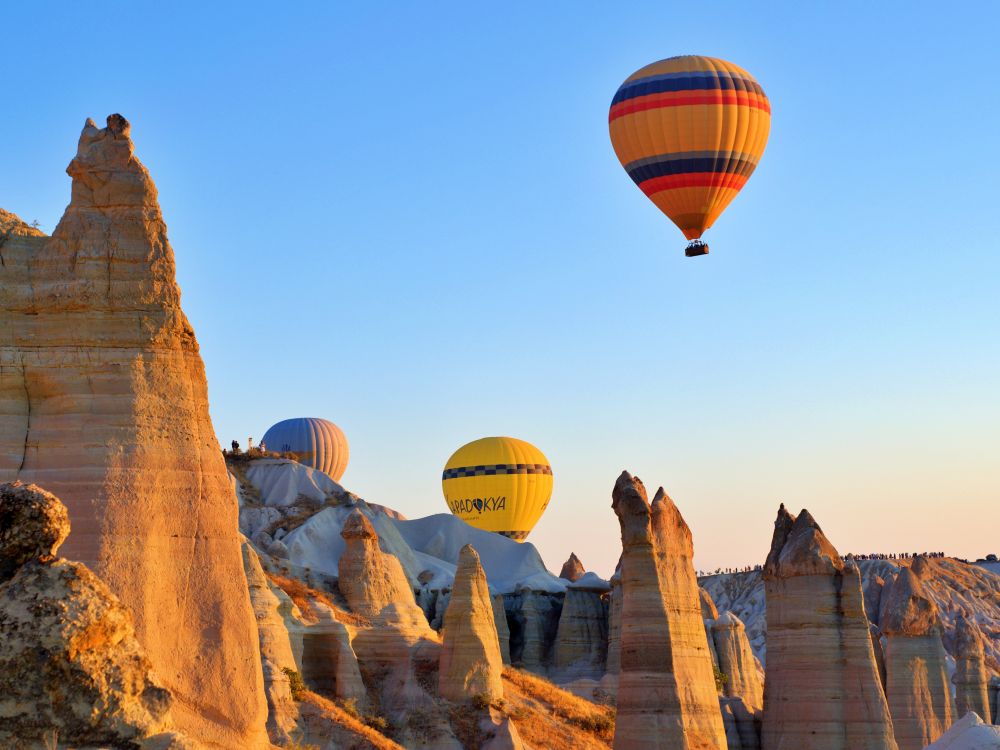 capadocia-balloons-ramzi-belaidi-kv-z5lcmimy-unsplash.