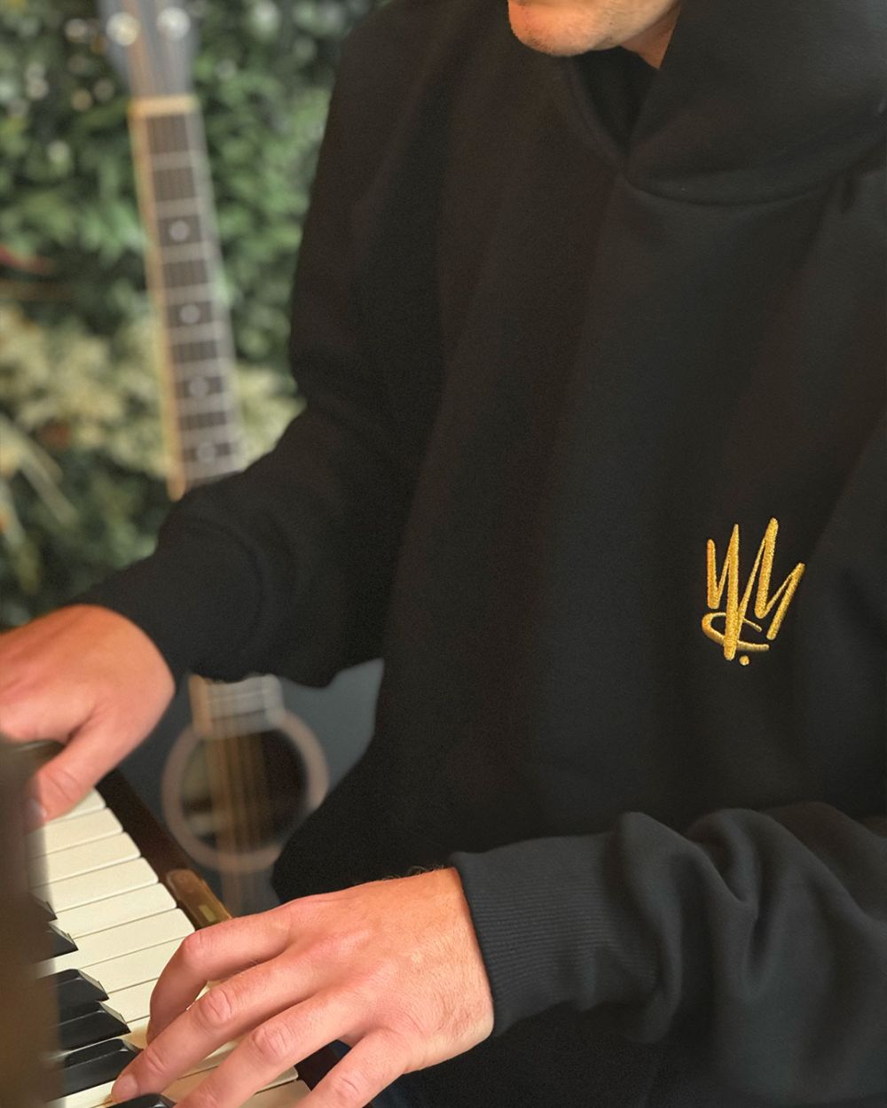 hoodie-front-warner-chappell.